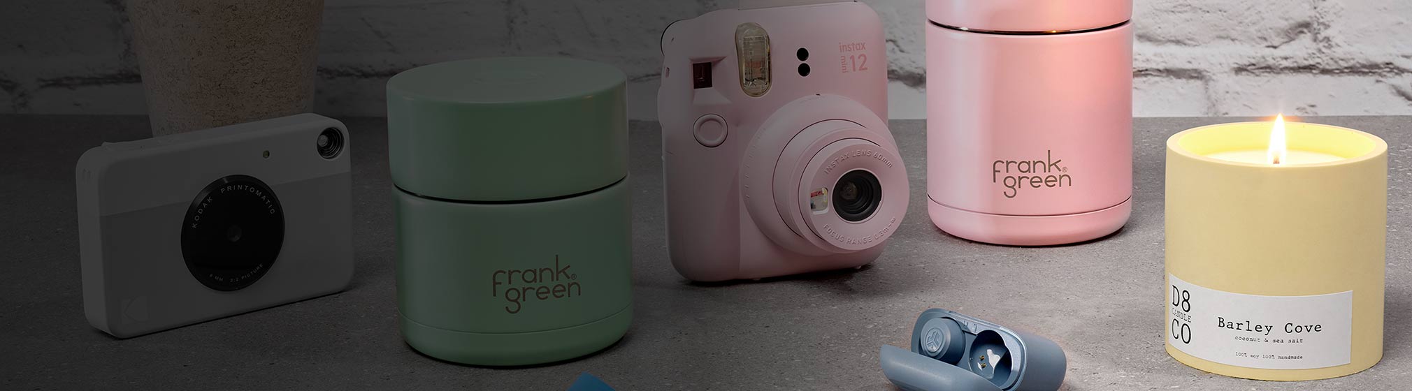 three-homepage-lifestyle-cta-02-dt-2020x560px